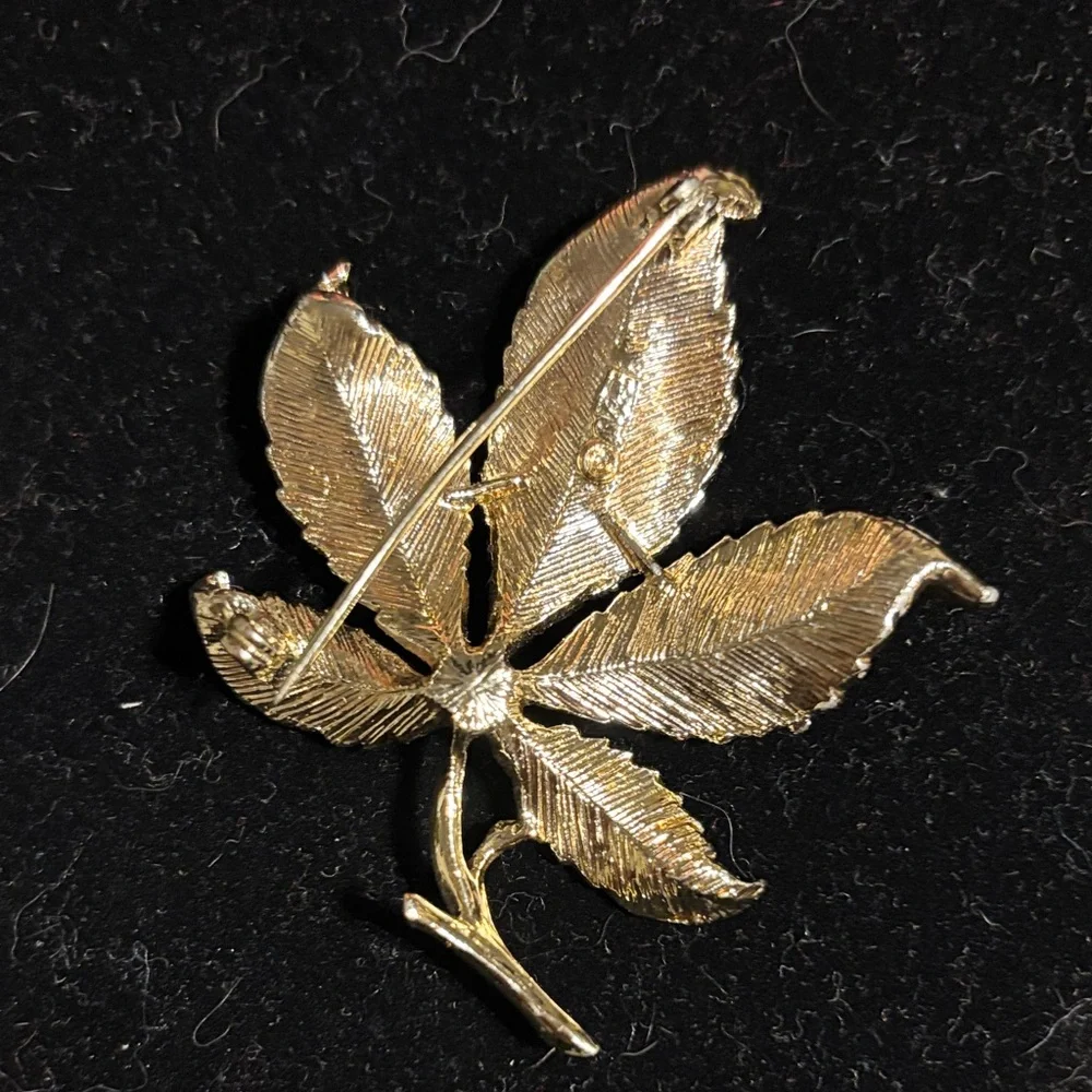 Vintage Coro Gold Starfish and Leaf Brooch Set gold tone